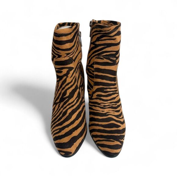 Journee Hepburn Tiger Print Bootie, NEW! Size 8.5 - Picture 6 of 10